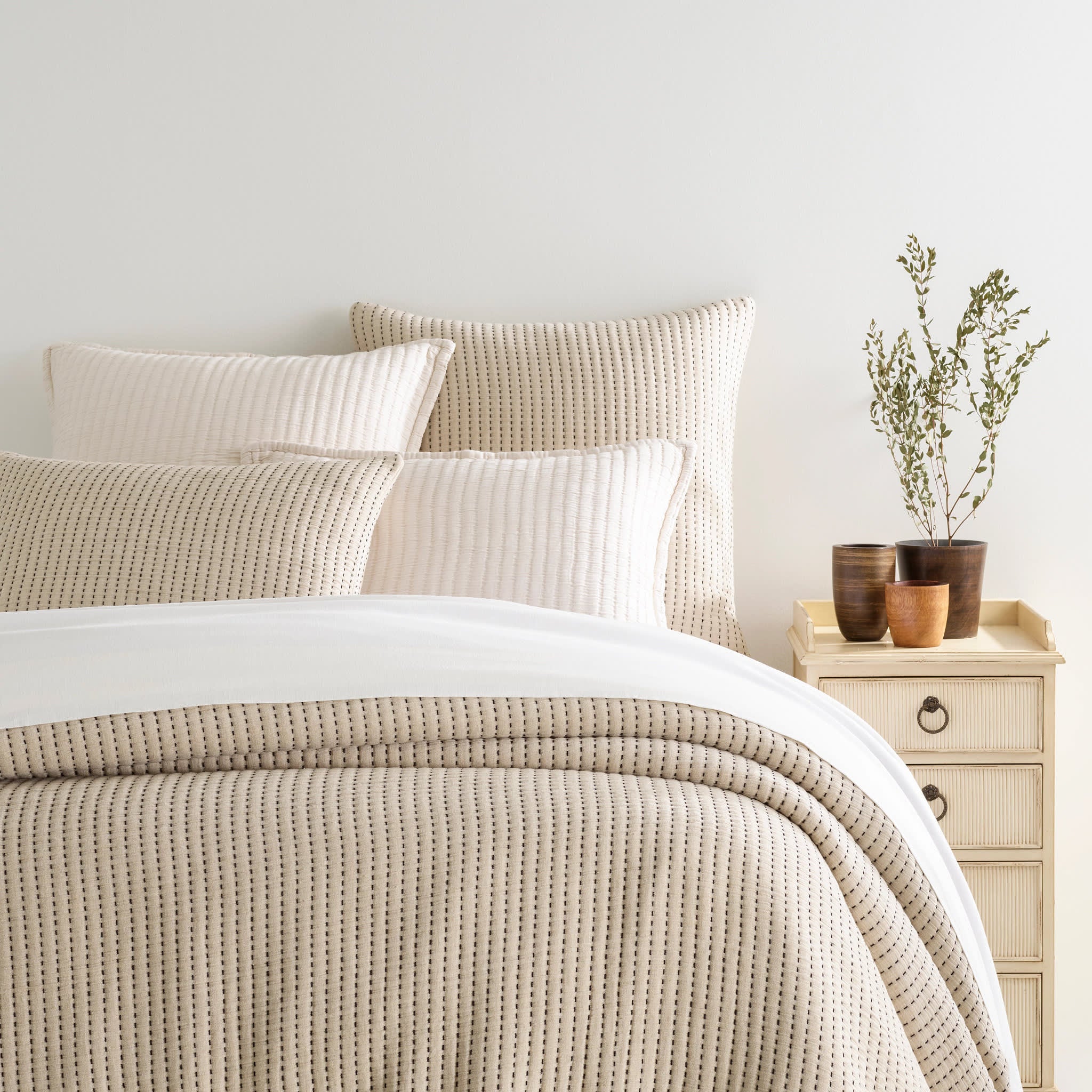 Pick Stitch Matelasse Coverlet | Natural – Annie Selke