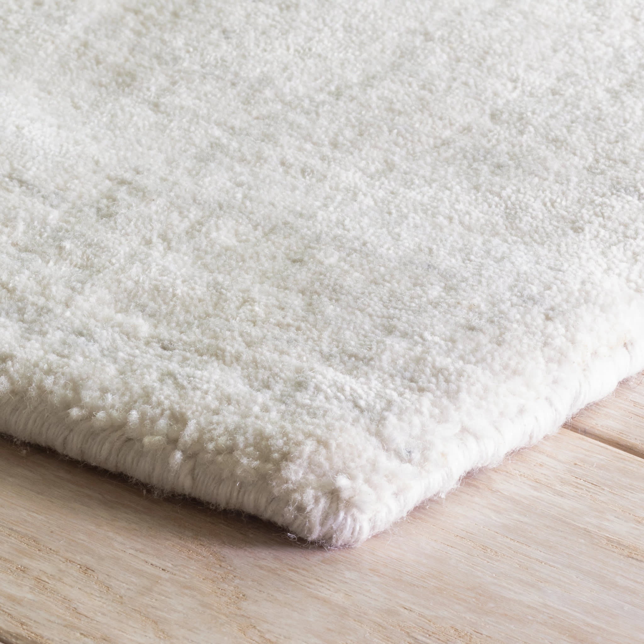 Nordic Hand Loom Knotted Performance Rug | White – Annie Selke