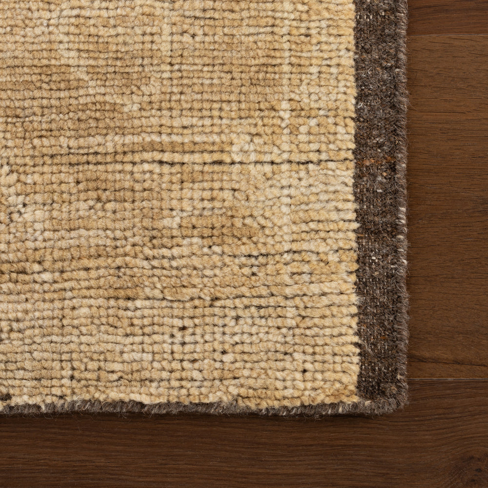Thaliva Traditional Vintage Rug | Brown