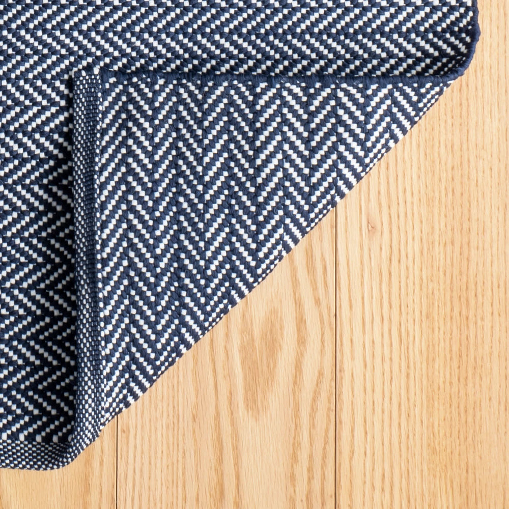 Herringbone Handwoven Indoor/Outdoor Rug | Indigo/White