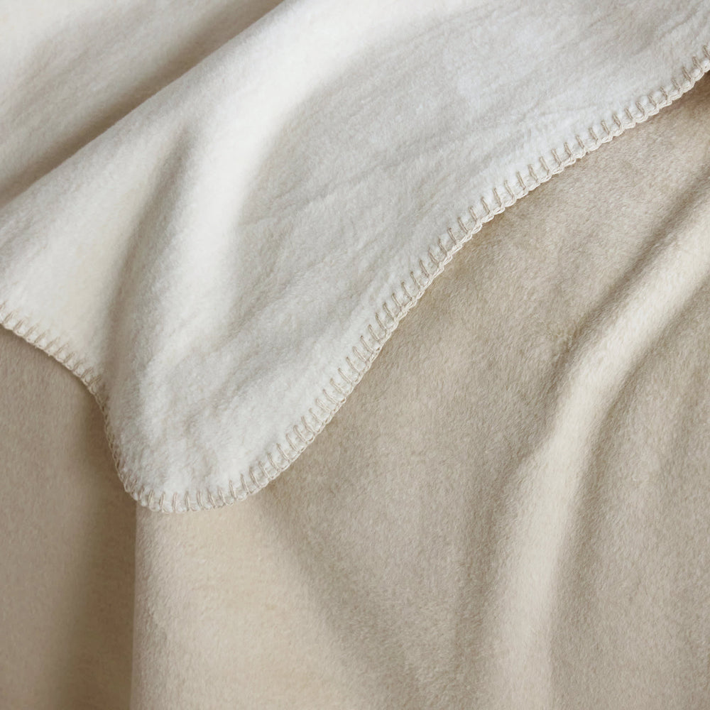 Faro Fleece Blanket | Natural