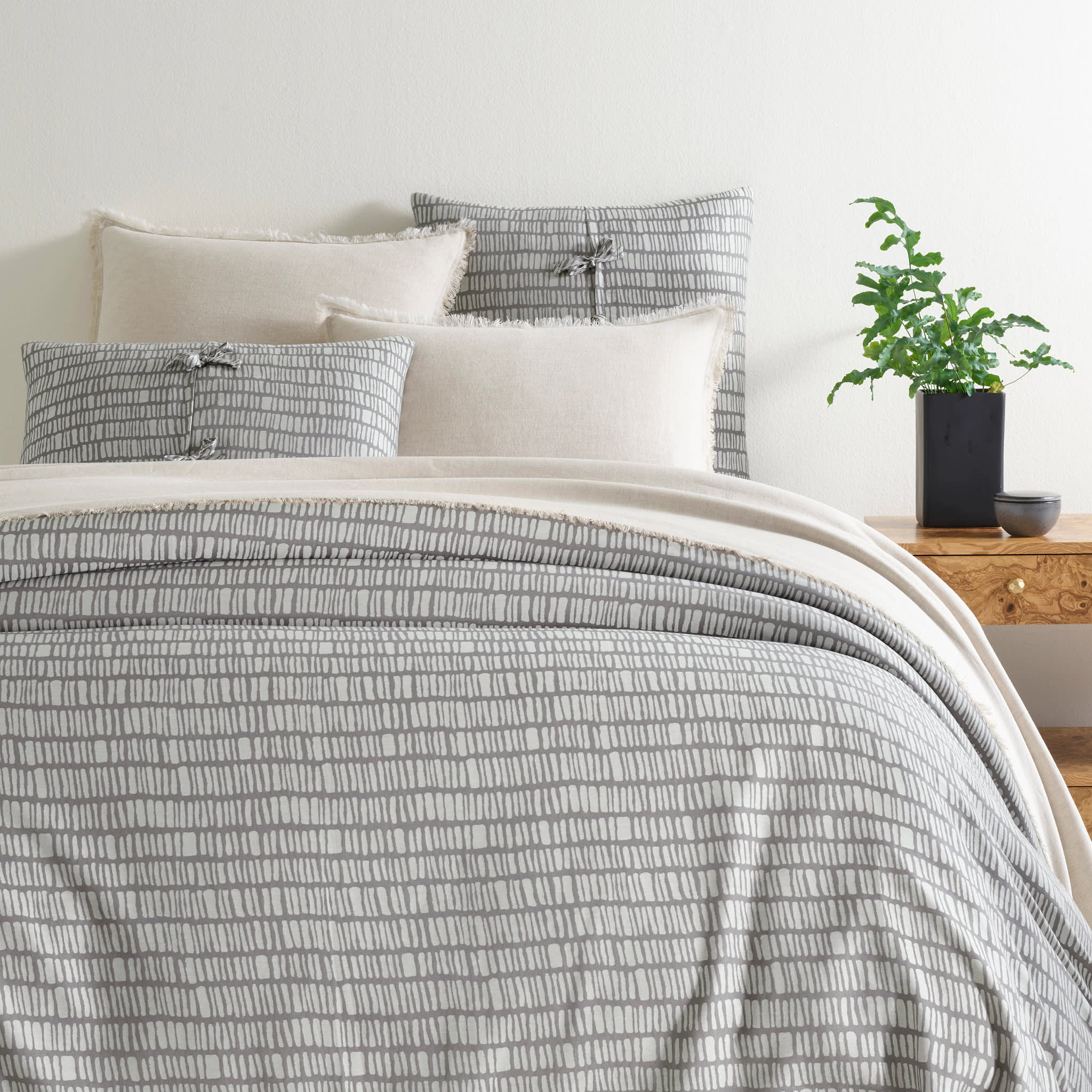 Talus Duvet Cover | Granite – Annie Selke