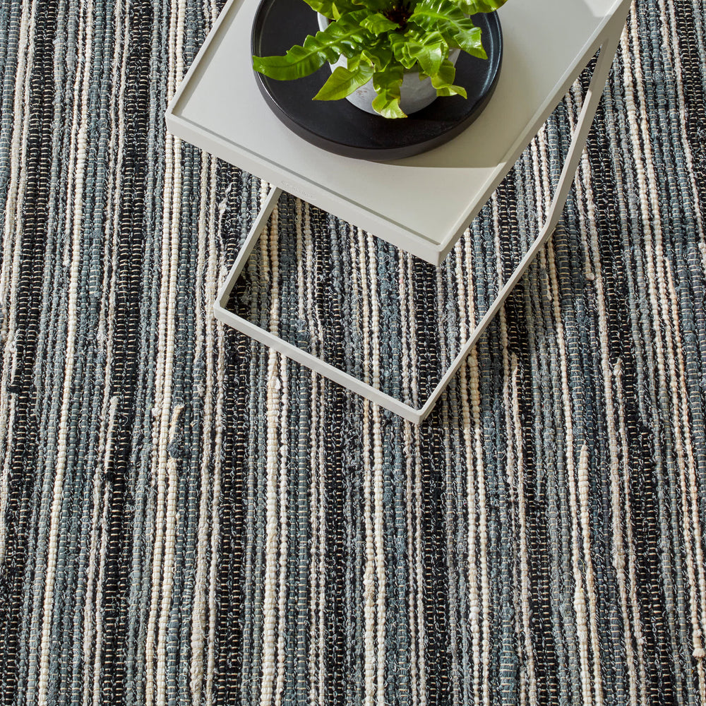 Francisco Handwoven Cotton Rug | Black