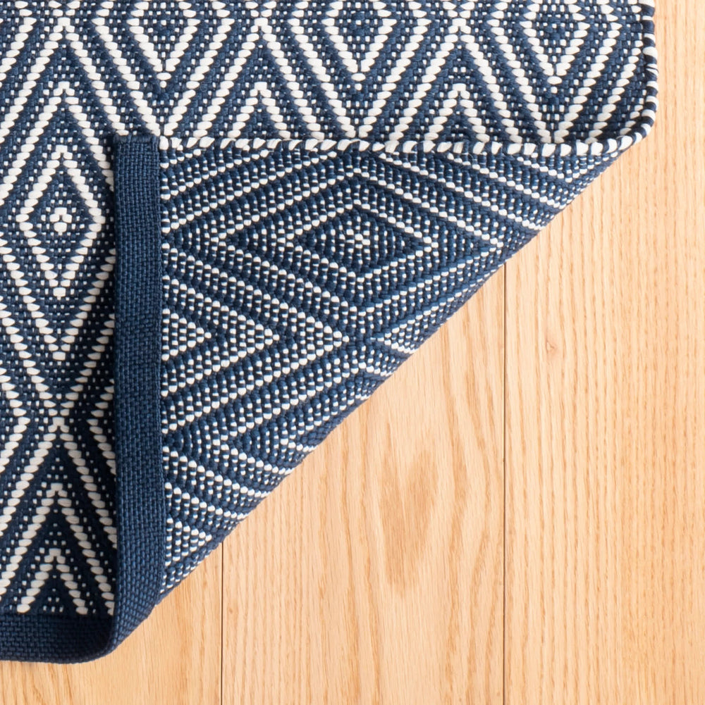 Diamond Handwoven Indoor/Outdoor Rug | Navy/Ivory