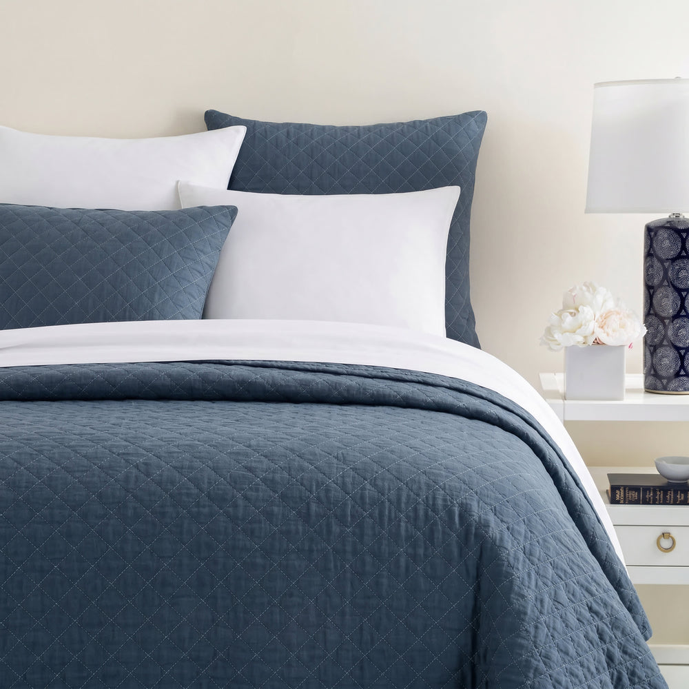 Amity Quilt | Navy