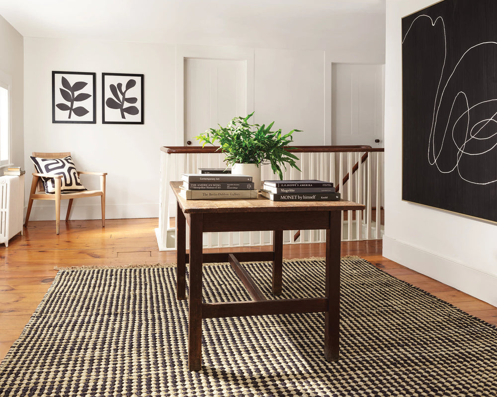 Kuba Handwoven Jute Rug | Black