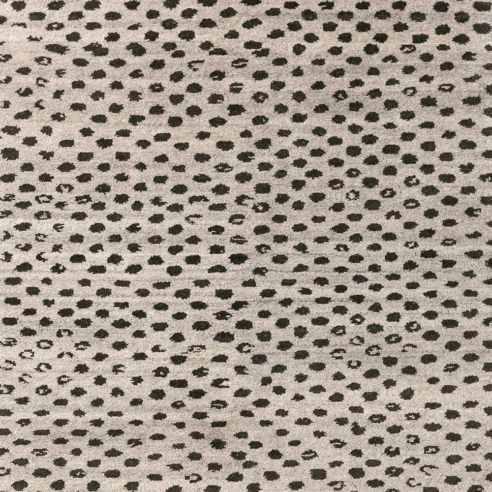 Hugo Hand Knotted Wool Rug Swatch | Black
