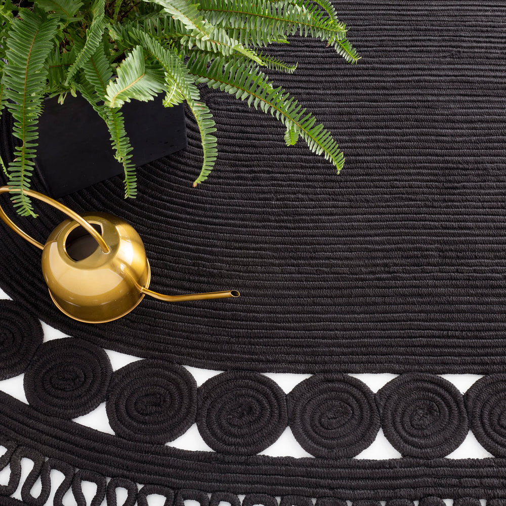 Audrey Handwoven Indoor/Outdoor Oval Rug | Black