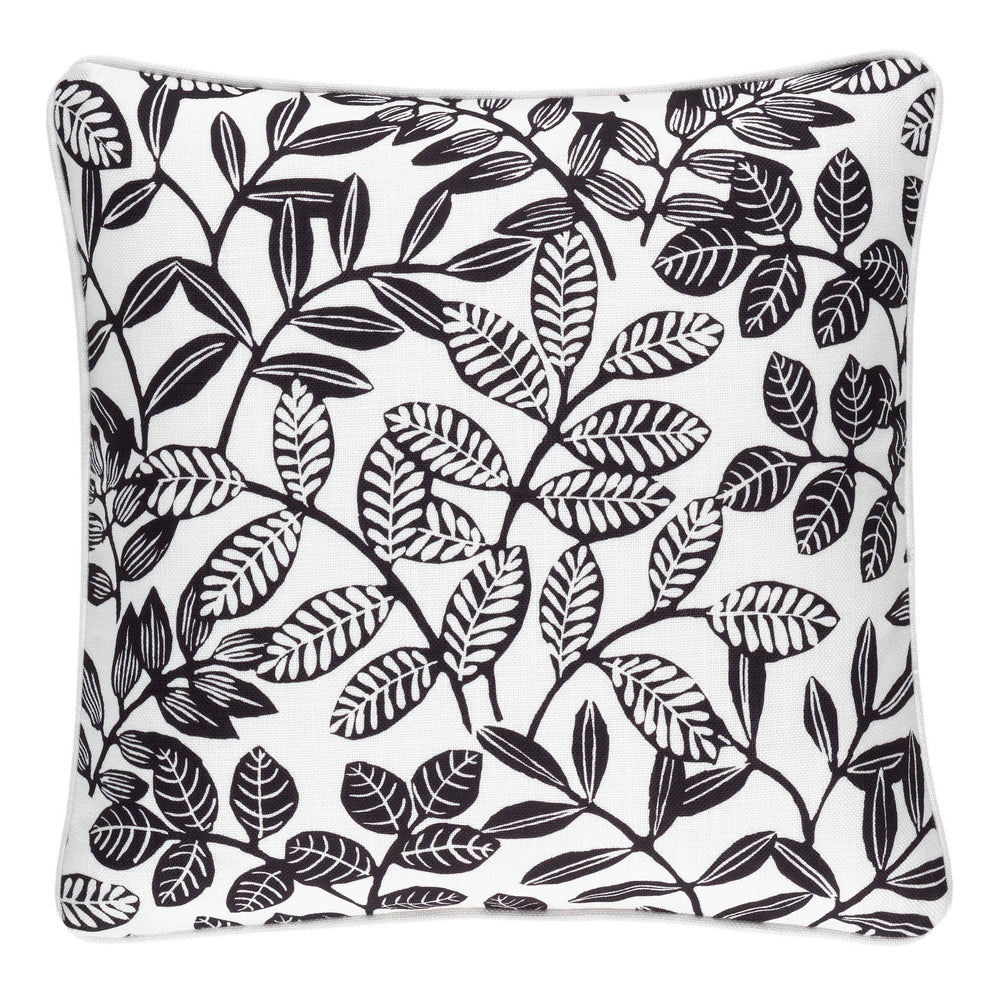 Onyx Indoor/Outdoor Decorative Pillow Cover | Ivory