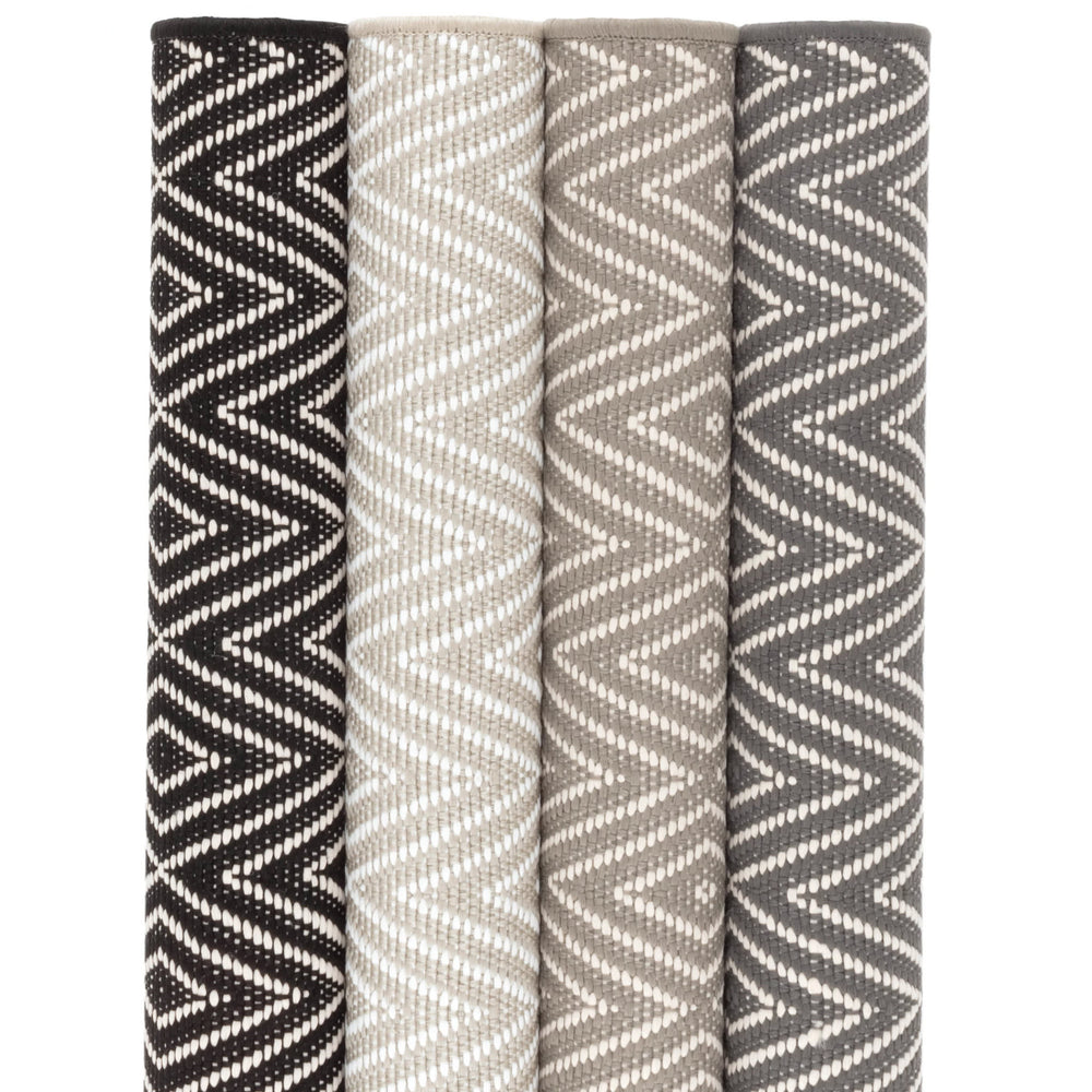 Diamond Handwoven Indoor/Outdoor Rug | Platinum/White