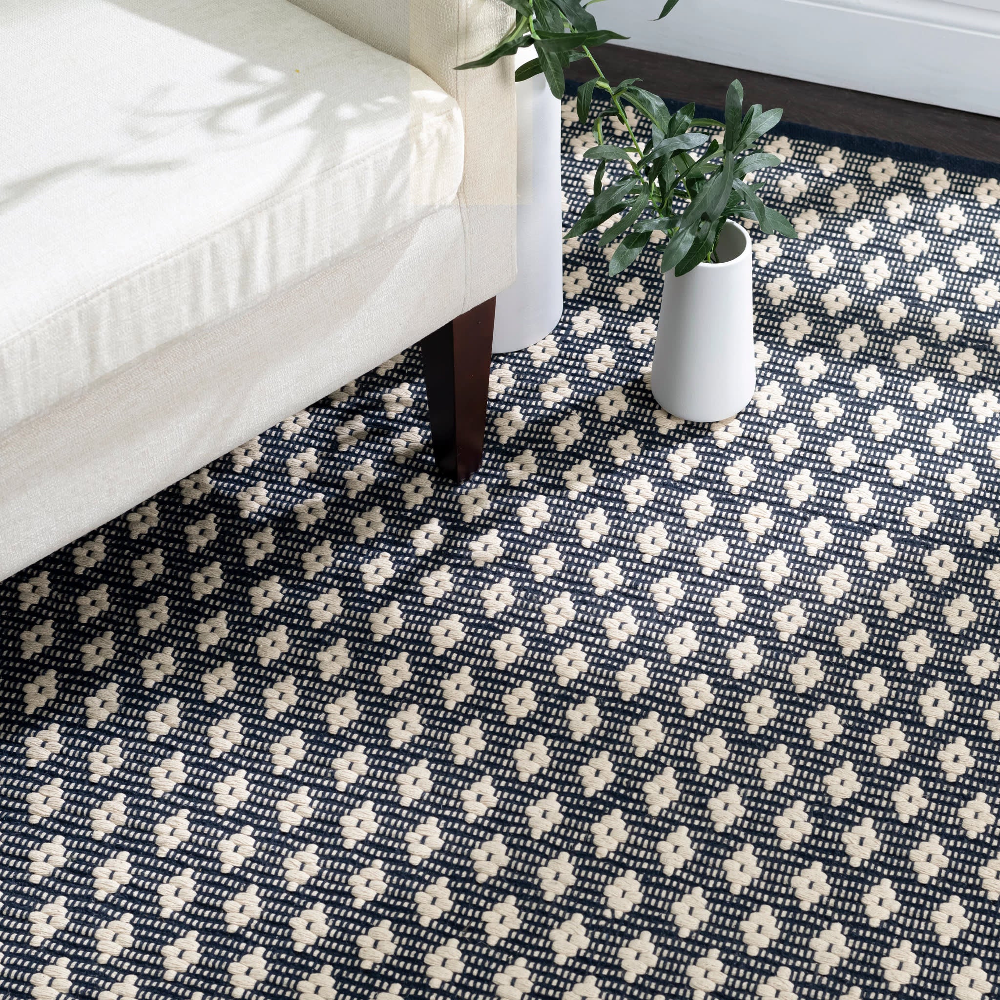 Diamond Pattern Rug Pad Dainty Diamond Handwoven Cotton Rug | Navy/Ivory – Annie Selke