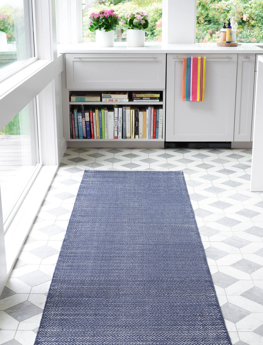 Herringbone Handwoven Indoor/Outdoor Rug | Indigo/White