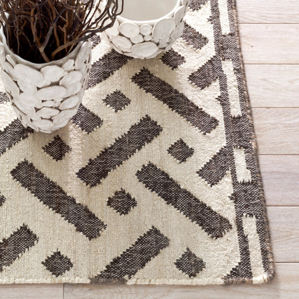 Maiko Handwoven Jute Rug | Brown