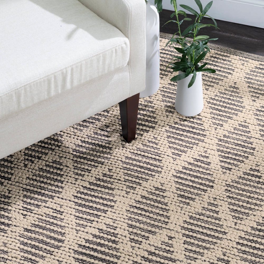 Textured Diamond Handwoven Cotton Rug | Black/Ivory