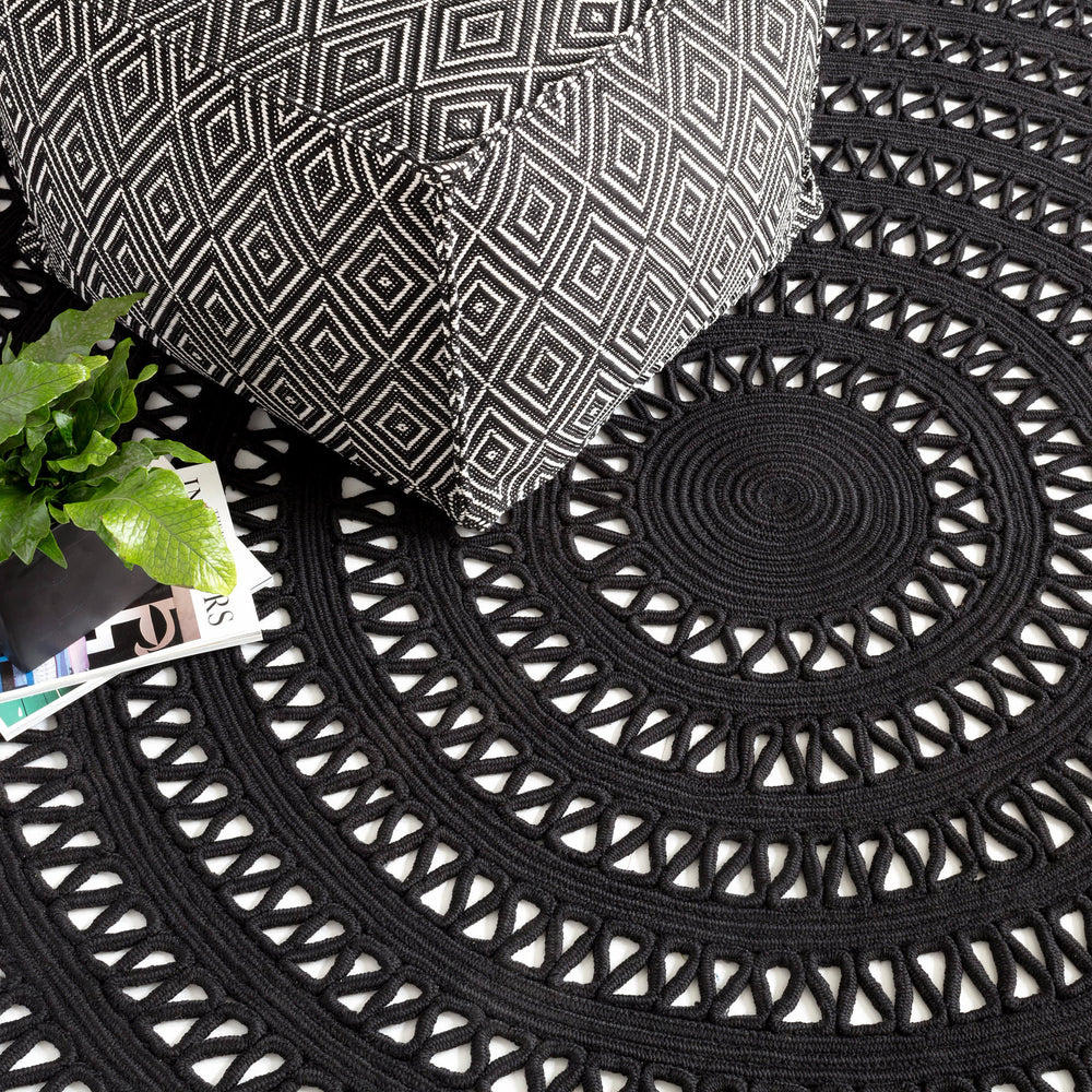 Bowline Handwoven Indoor/Outdoor Round Rug | Black