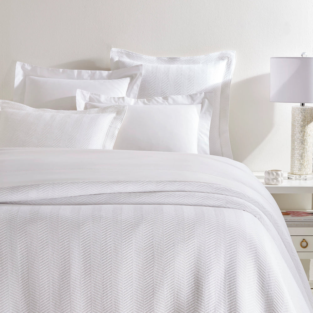Winnie Matelasse Coverlet | White