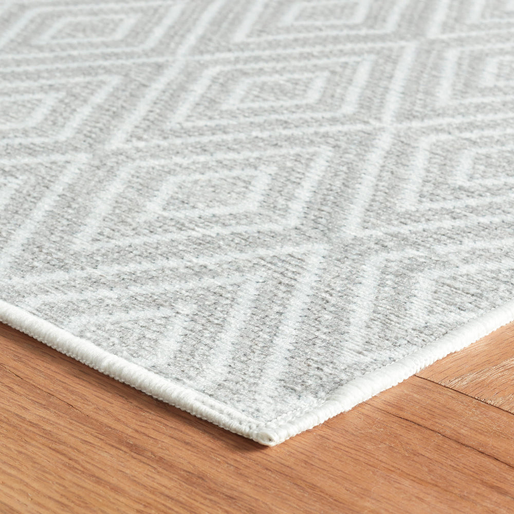 Diamond Machine Washable Rug | Platinum/White