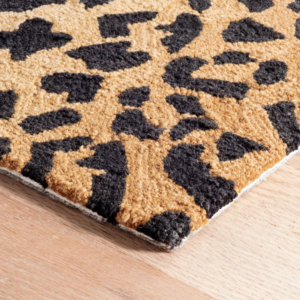 Leopard Hand Micro Hooked Wool Rug | Brown