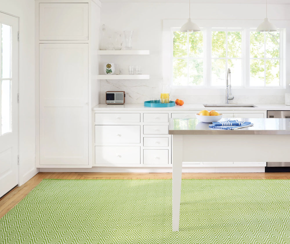 Diamond Handwoven Indoor/Outdoor Rug | Sprout/White