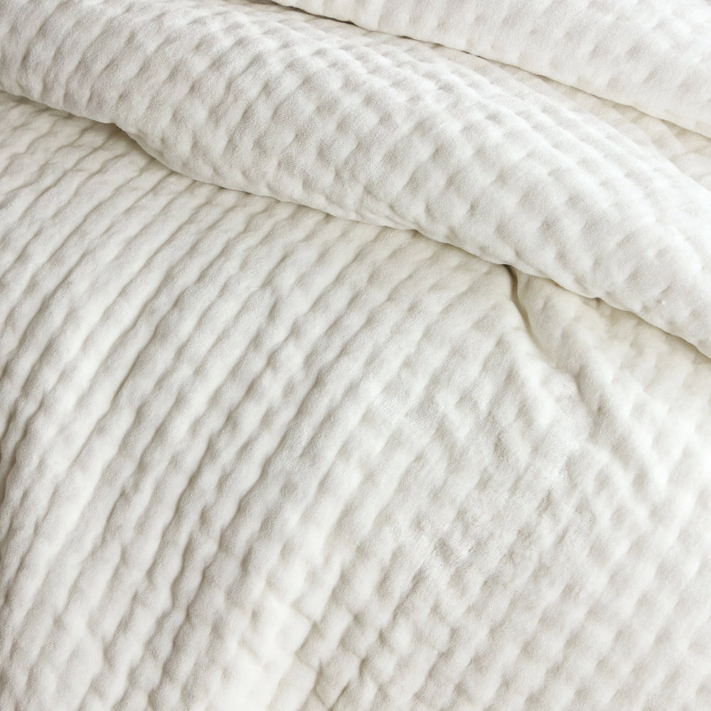 Viola Velvet Quilt | Dove White