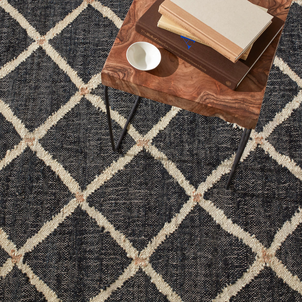 Kali Handwoven Jute Rug | Black