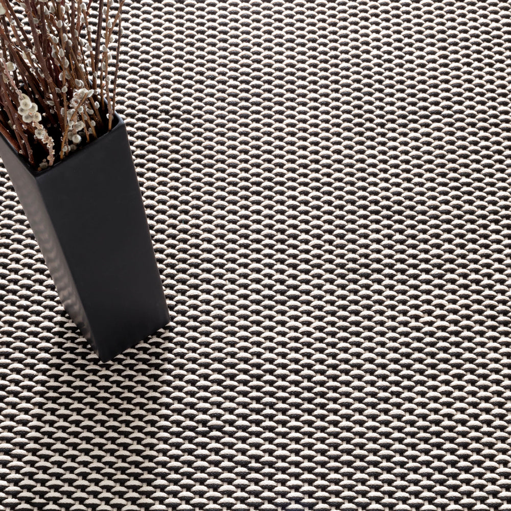 Two-Tone Rope Handwoven Indoor/Outdoor Rug | Black/Ivory