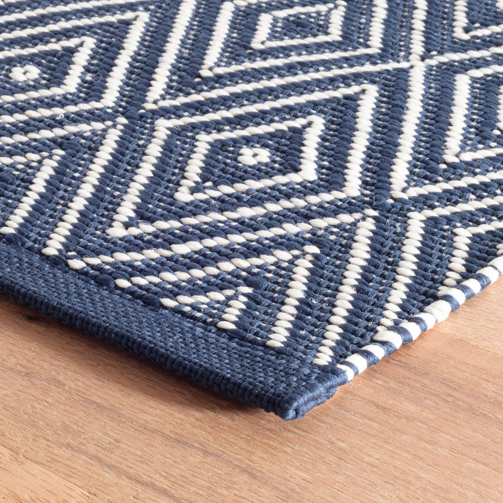 Diamond Handwoven Indoor/Outdoor Rug | Navy/Ivory