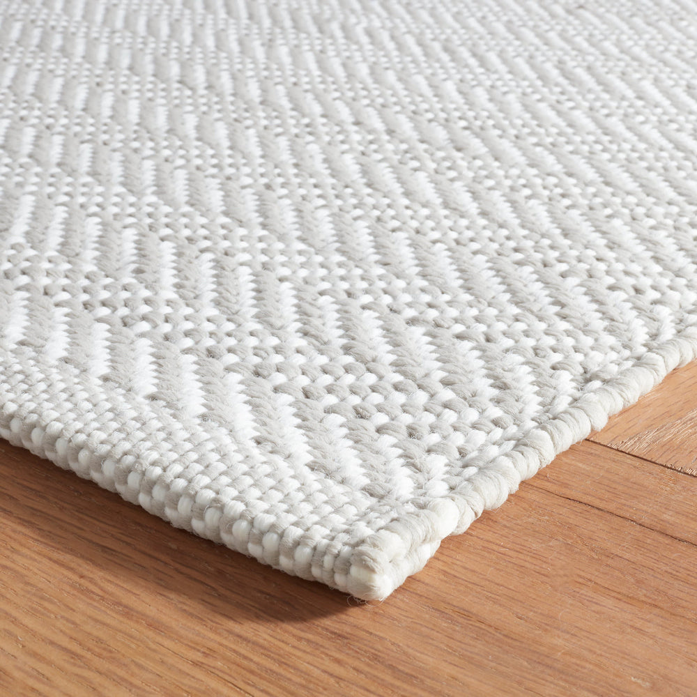 Herringbone Handwoven Indoor/Outdoor Rug | Pearl Grey/White
