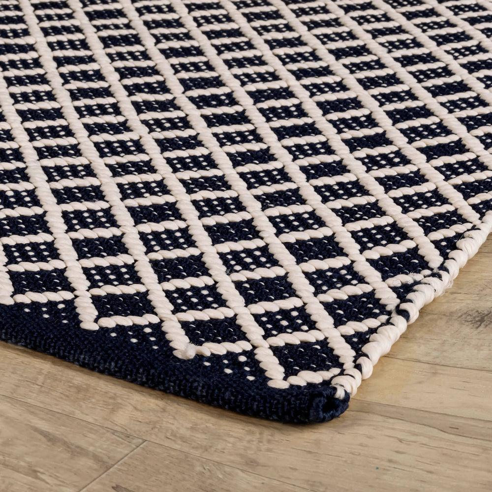 Trellis Handwoven Indoor/Outdoor Rug | Navy