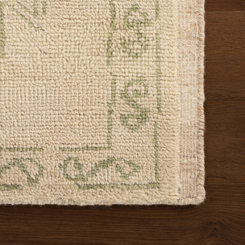 Dicyra Traditional Vintage Rug | Ivory
