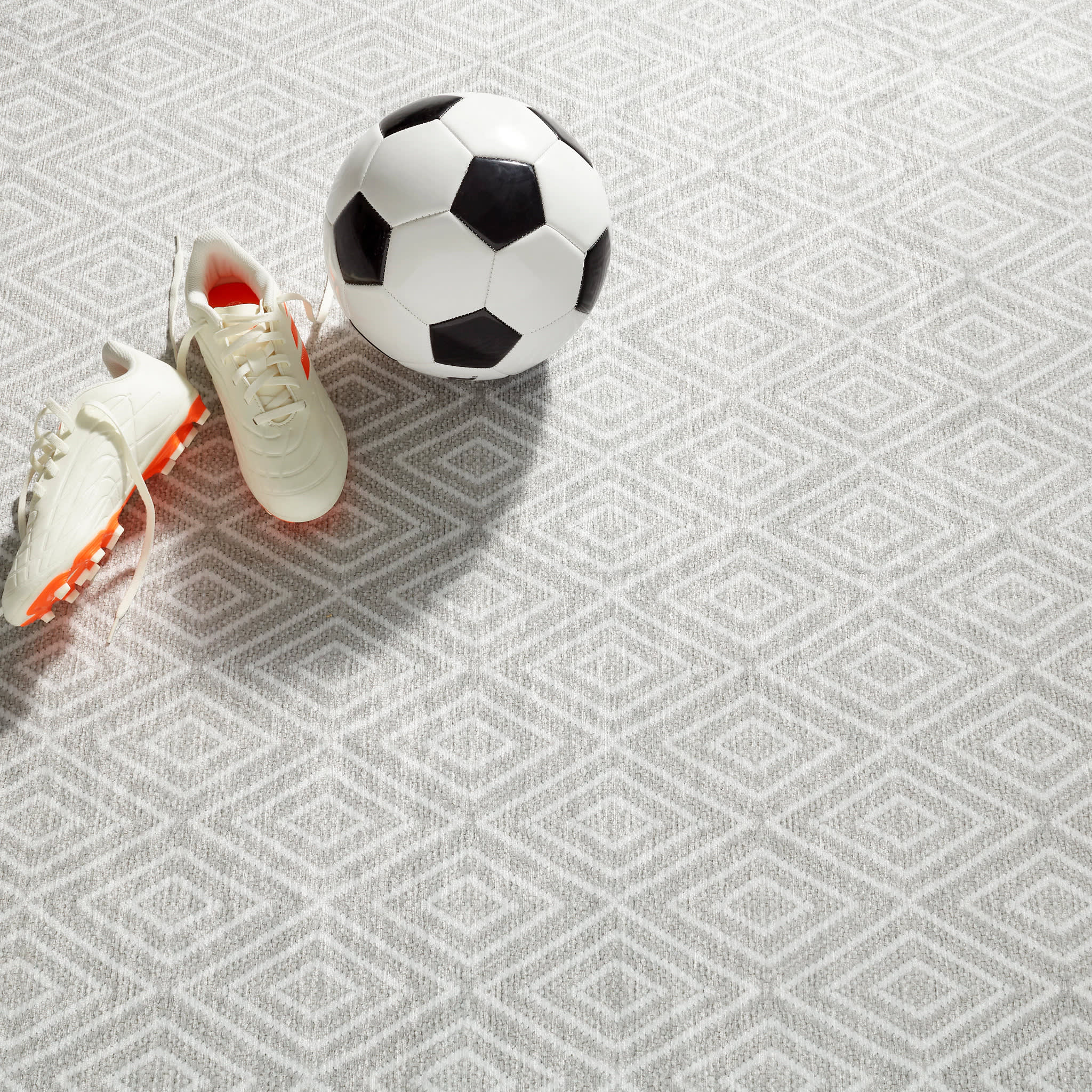 Diamond Machine Washable Rug | Platinum/White – Annie Selke