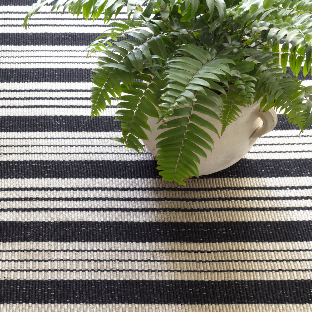 Birmingham Handwoven Indoor/Outdoor Rug | Black