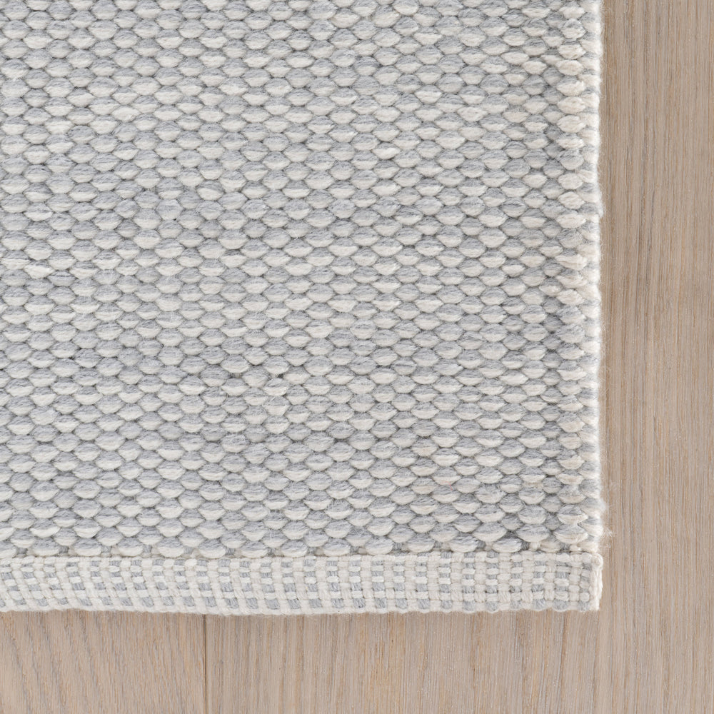 Pebble Handwoven Performance Rug | Grey